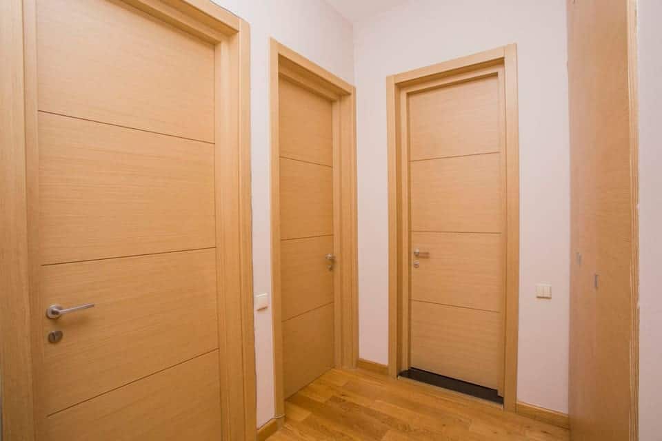 Puertas de madera lisas