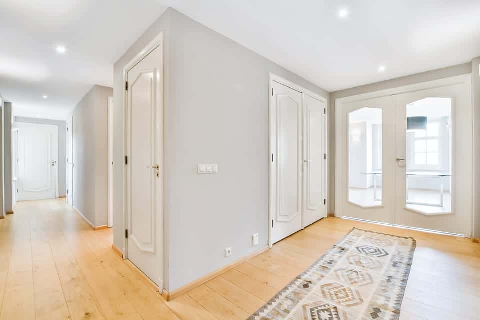 Puertas de madera plafonadas